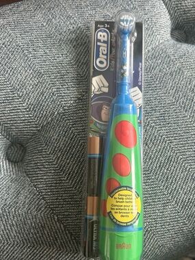 BRAUN Oral B Disney Toy Story Advance Power Kids Electric Tooth Brush